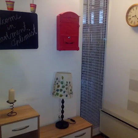 Optimist Apartment *