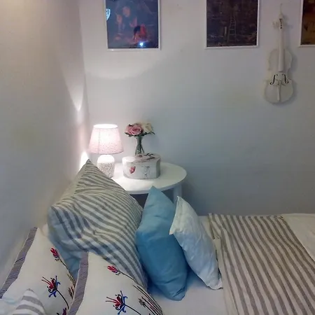 Optimist Apartment