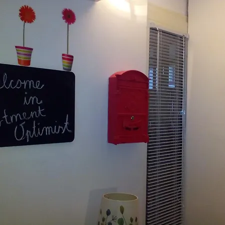 Apartment Optimist