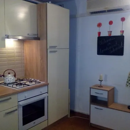 Optimist Apartment *