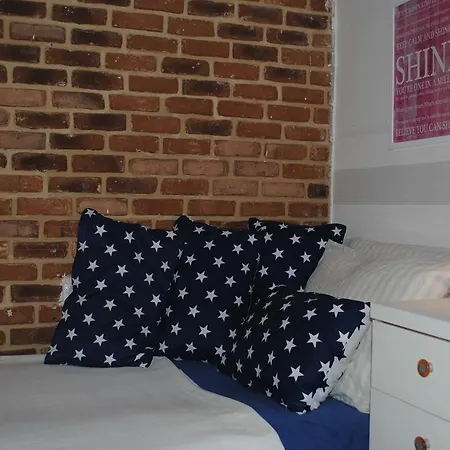 Optimist Apartment